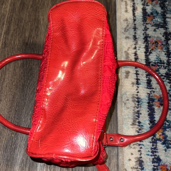Red Liz Claiborne purse - Picture 7 of 7